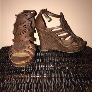 Woman Brown Wedges.